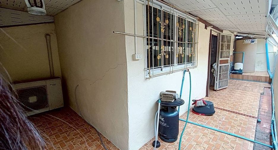 For rent 3 bedrooms house in Mueang Chiang Mai, Chiang Mai
