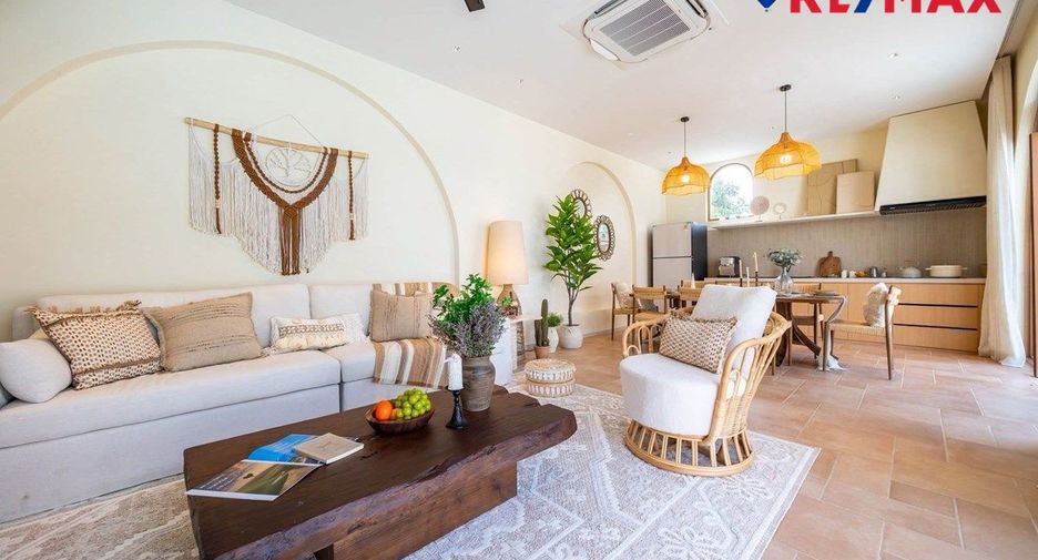 For sale 4 bedrooms house in Jomtien, Pattaya