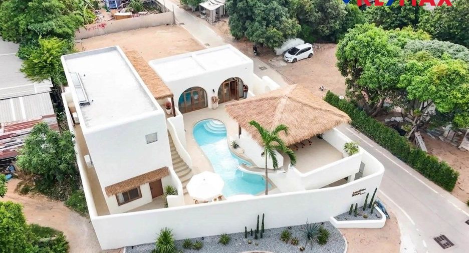 For sale 4 bedrooms house in Jomtien, Pattaya