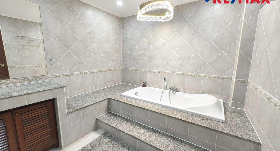 For sale 1 bed condo in Jomtien, Pattaya