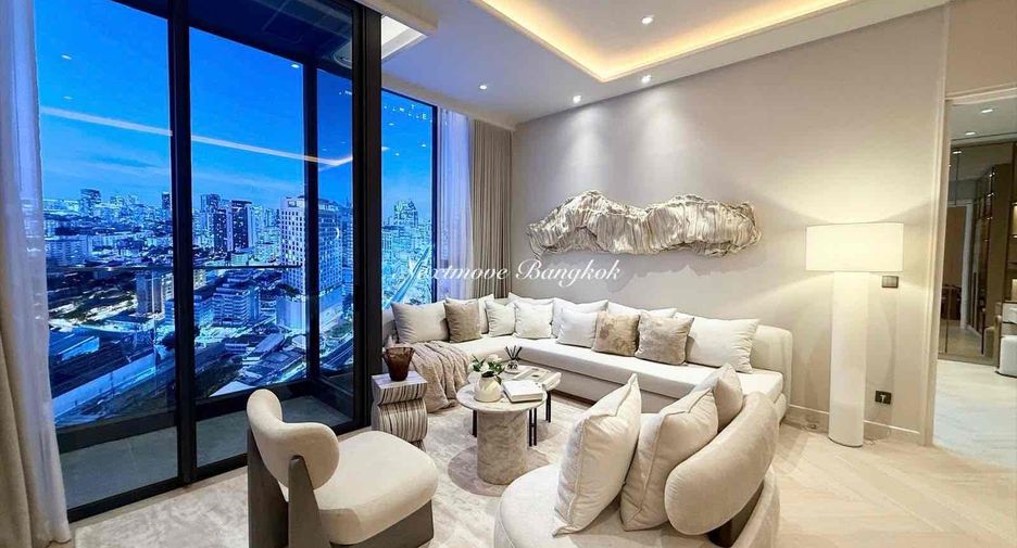 For sale 3 bedrooms condo in Khlong Toei, Bangkok