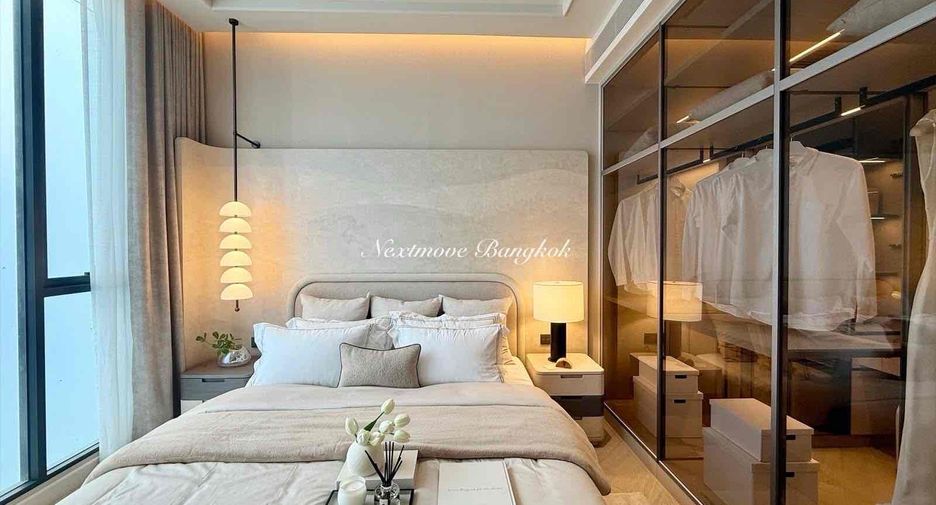 For sale 3 bedrooms condo in Khlong Toei, Bangkok