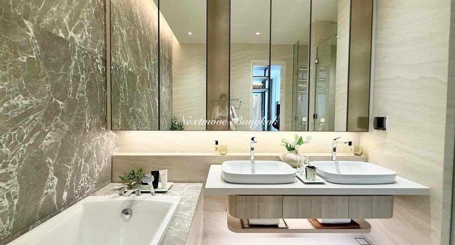 For sale 3 bedrooms condo in Khlong Toei, Bangkok