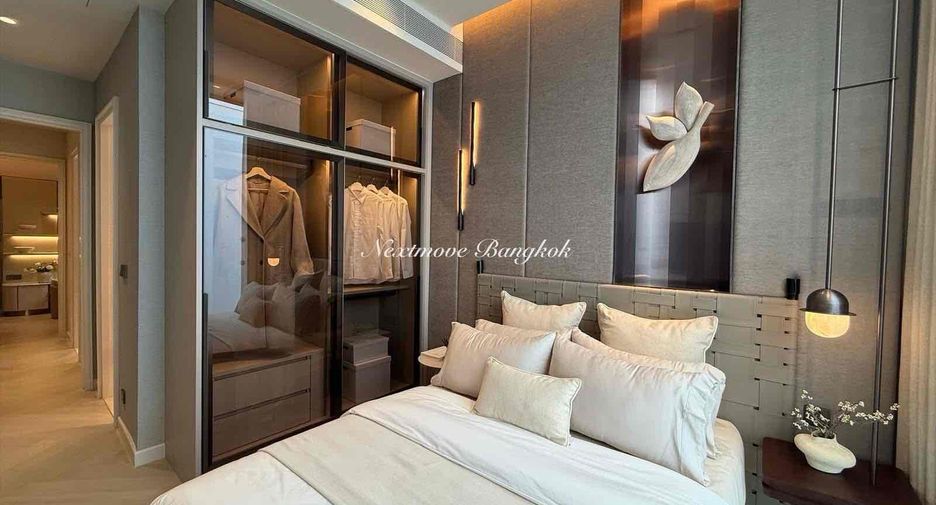 For sale 3 bedrooms condo in Khlong Toei, Bangkok