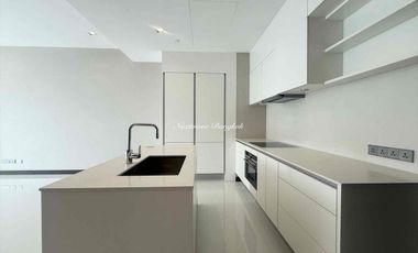 For sale 3 bedrooms condo in Khlong Toei, Bangkok