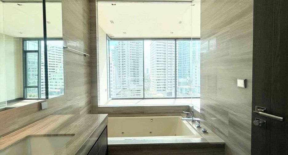 Condo en venta de 3 habitaciones en Khlong Toei, Bangkok