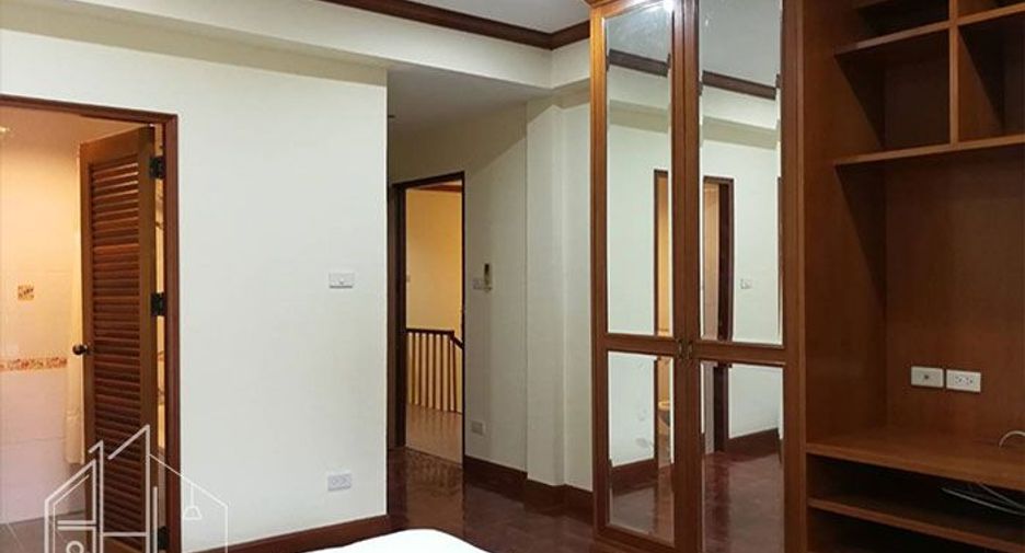 Wohnung zur Miete mit 3 Zimmer in Watthana, Bangkok