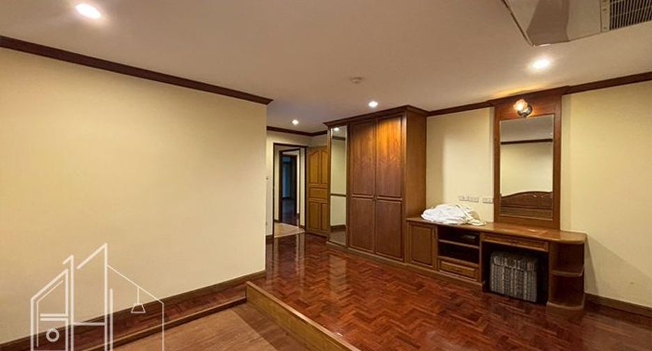 Wohnung zur Miete mit 3 Zimmer in Watthana, Bangkok