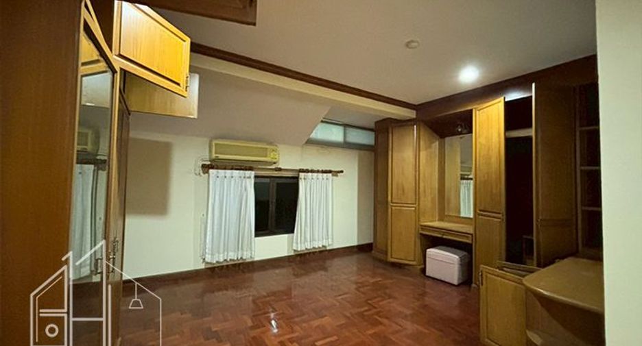 Wohnung zur Miete mit 3 Zimmer in Watthana, Bangkok