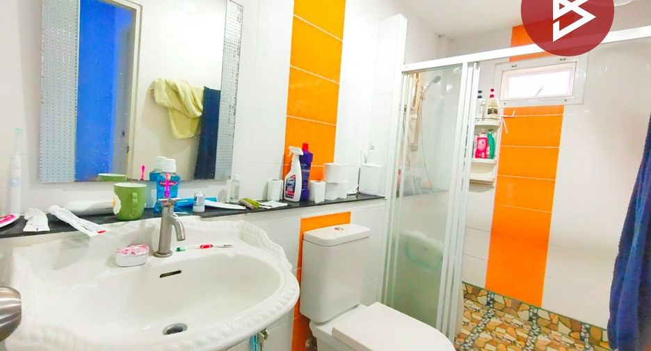 À vendre 4 chambres maison de ville à Mueang Samut Sakhon, Samut Sakhon