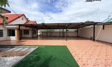 For rent 5 bedrooms house in East Pattaya, Pattaya