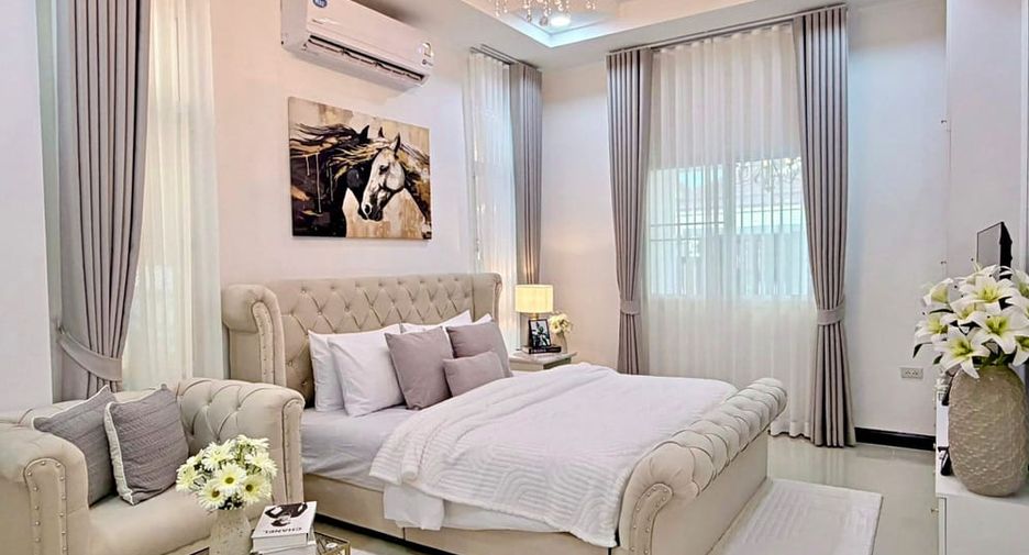 For sale 4 bedrooms villa in East Pattaya, Pattaya