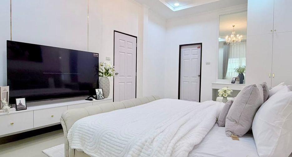 For sale 4 bedrooms villa in East Pattaya, Pattaya