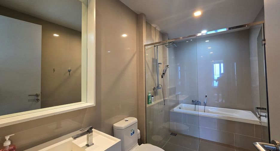For rent 2 bedrooms condo in North Pattaya, Pattaya