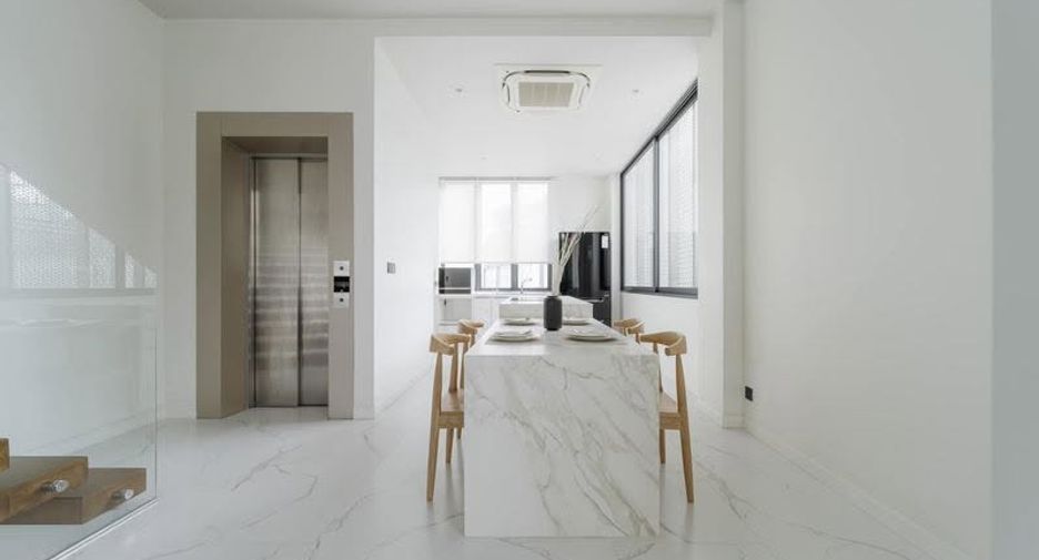 For rent and for sale 3 bedrooms house in Watthana, Bangkok