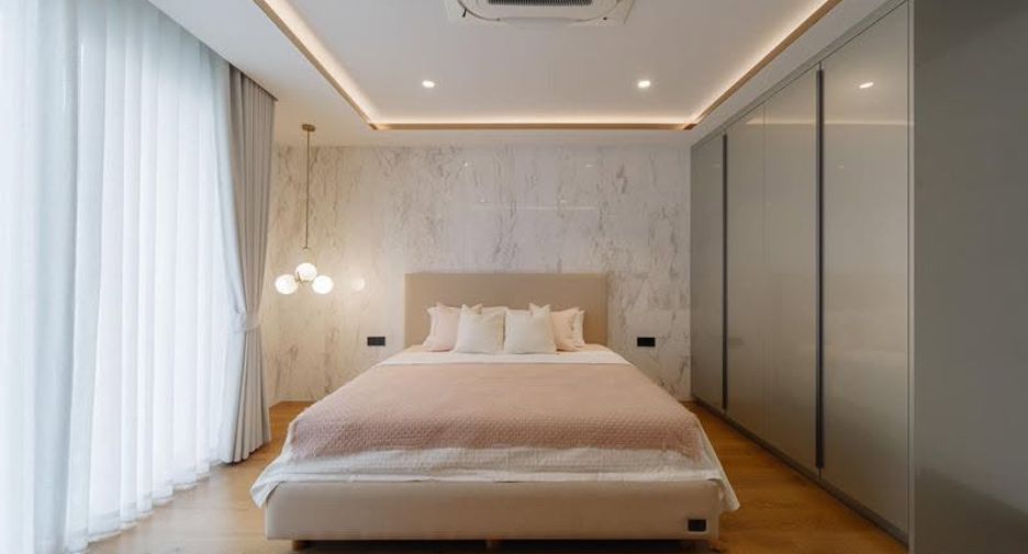 For rent and for sale 3 bedrooms house in Watthana, Bangkok