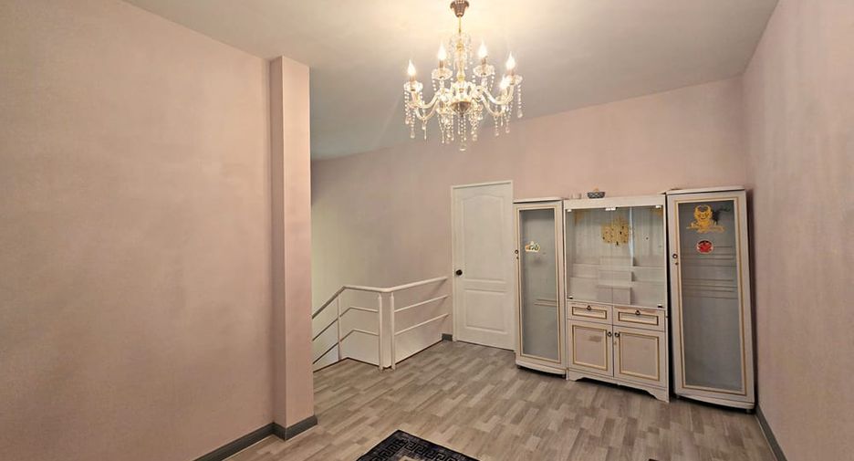 For sale 5 bedrooms villa in East Pattaya, Pattaya