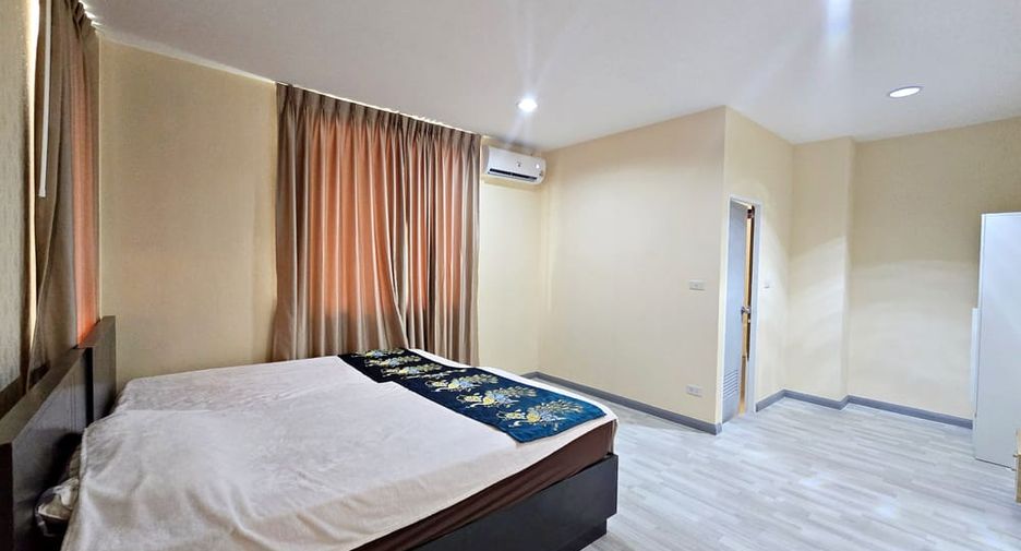 For sale 5 bedrooms villa in East Pattaya, Pattaya