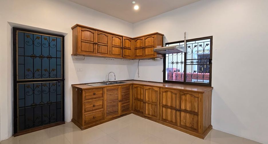 For rent そして for sale 3 ベッドルーム house in South Pattaya, Pattaya