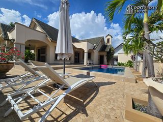 Villa en alquiler y en venta de 3 habitaciones en Bang Lamung, Chonburi