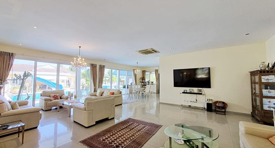 For rent 8 ベッドルーム villa in East Pattaya, Pattaya