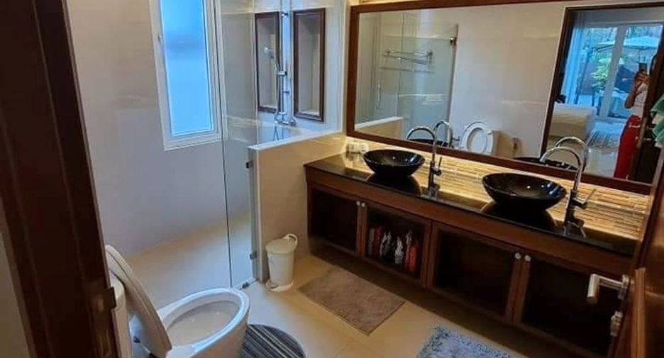 Villa en alquiler de 3 habitaciones en Huay Yai, Pattaya