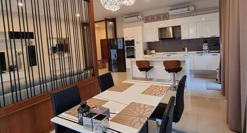 Villa en alquiler de 3 habitaciones en Huay Yai, Pattaya
