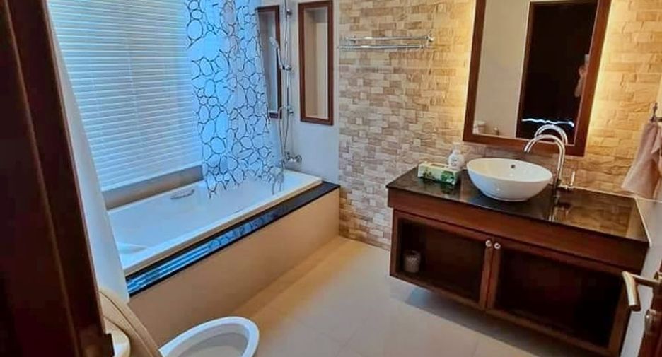 Villa en alquiler de 3 habitaciones en Huay Yai, Pattaya