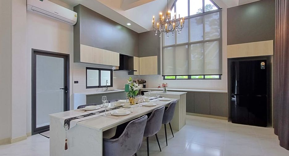 For sale 3 bedrooms villa in East Pattaya, Pattaya