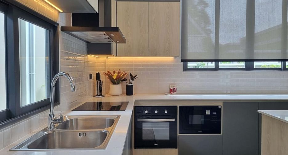 For sale 3 bedrooms villa in East Pattaya, Pattaya