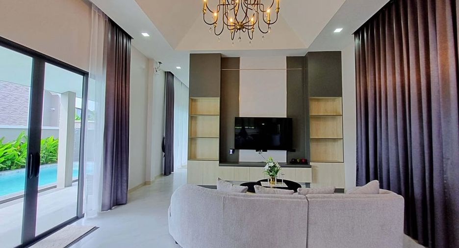 For sale 3 bedrooms villa in East Pattaya, Pattaya