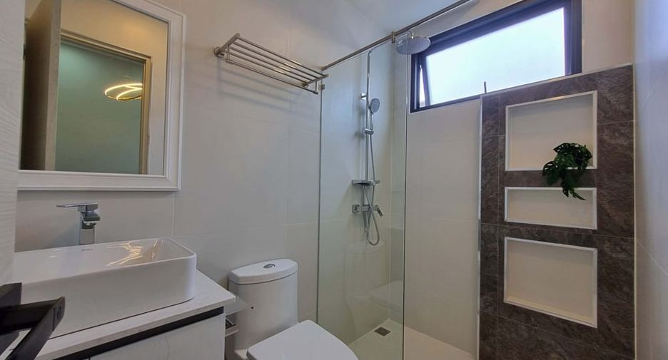 For sale 3 bedrooms villa in East Pattaya, Pattaya