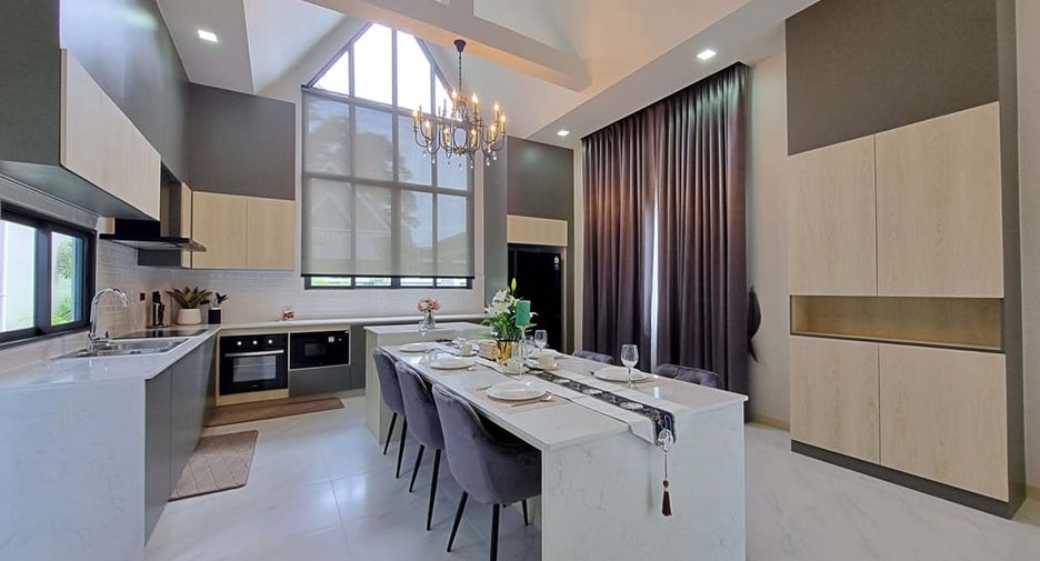 For sale 3 bedrooms villa in East Pattaya, Pattaya