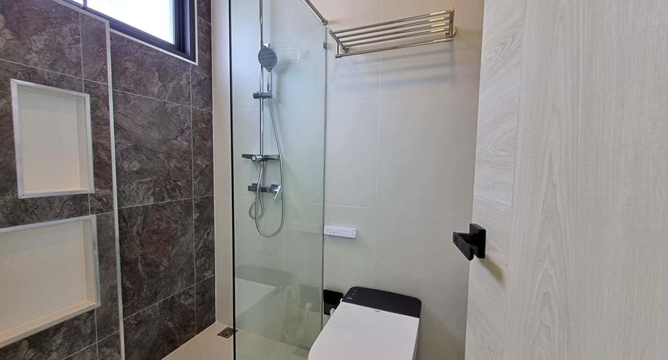 For sale 3 bedrooms villa in East Pattaya, Pattaya