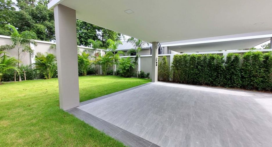 For sale 3 bedrooms villa in East Pattaya, Pattaya