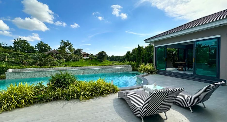 À vendre 4 chambres villa à East Pattaya, Pattaya