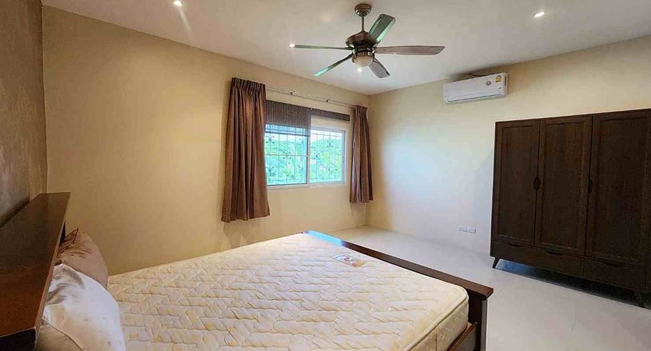 Villa en alquiler y en venta de 3 habitaciones en East Pattaya, Pattaya