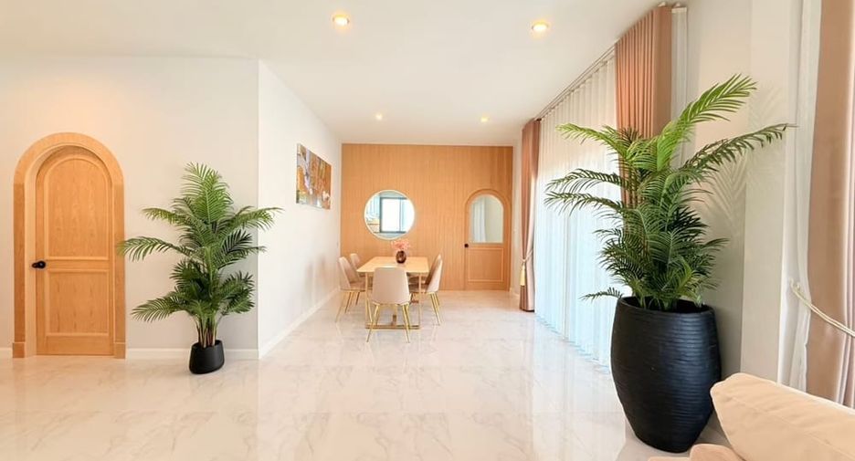 Villa zum Kauf mit 4 Zimmer in East Pattaya, Pattaya