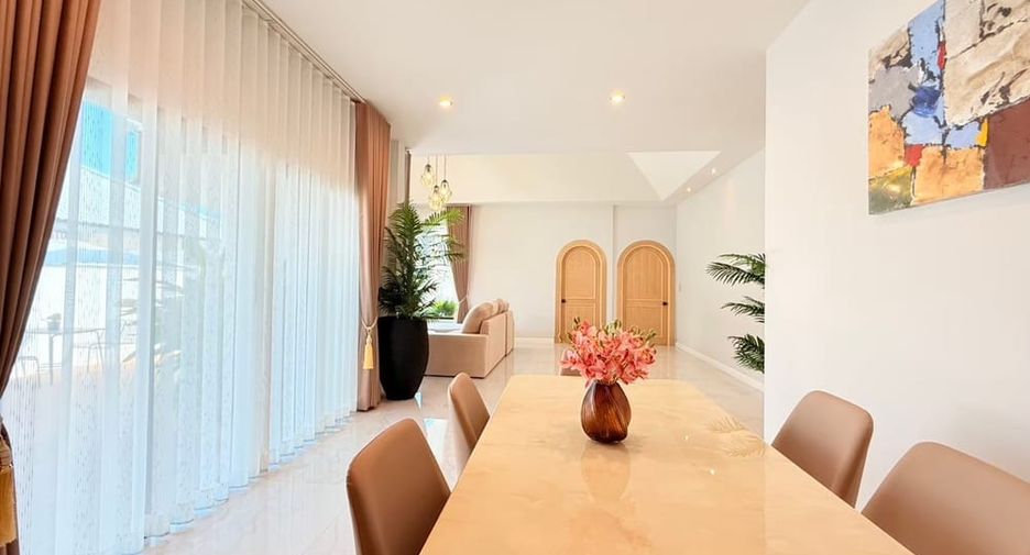 Villa zum Kauf mit 4 Zimmer in East Pattaya, Pattaya