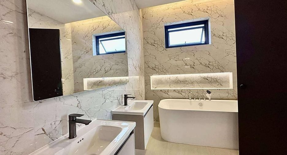 For sale 6 bedrooms villa in East Pattaya, Pattaya