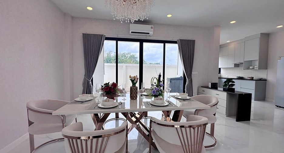 For sale 6 bedrooms villa in East Pattaya, Pattaya