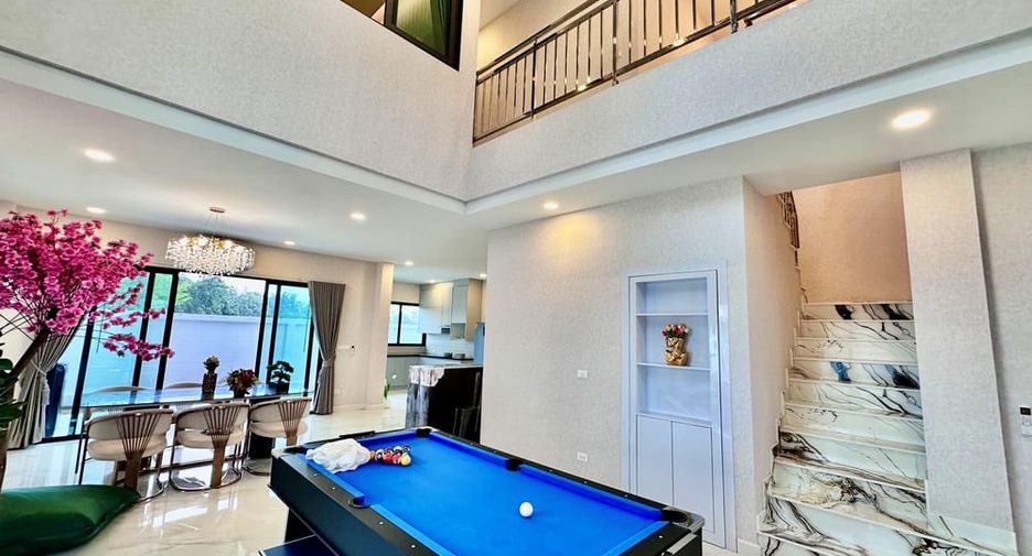 For sale 6 bedrooms villa in East Pattaya, Pattaya