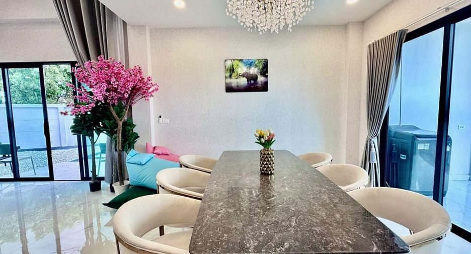 For sale 6 bedrooms villa in East Pattaya, Pattaya