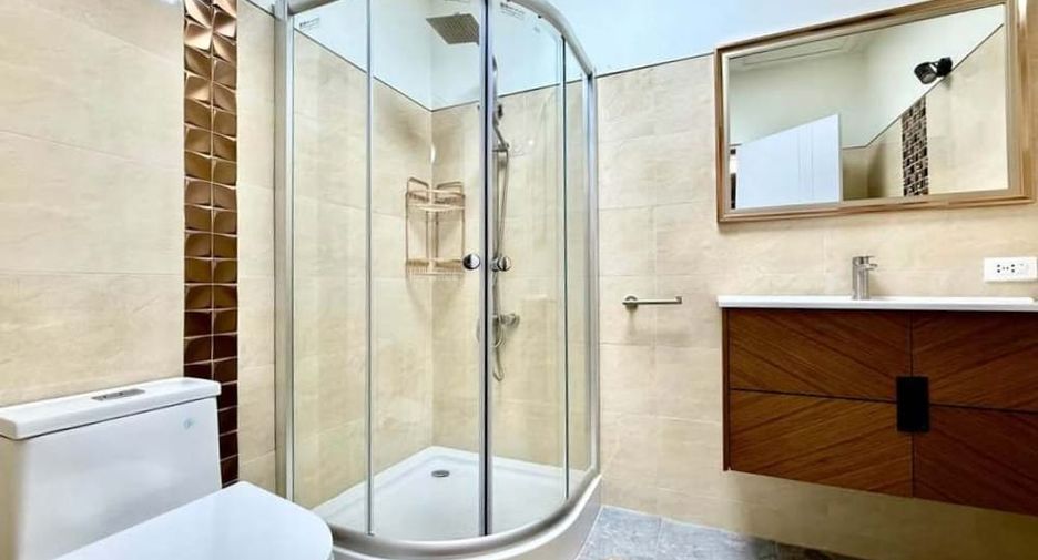For sale 4 bedrooms villa in East Pattaya, Pattaya