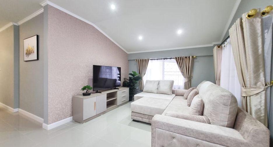 For sale 4 bedrooms villa in East Pattaya, Pattaya