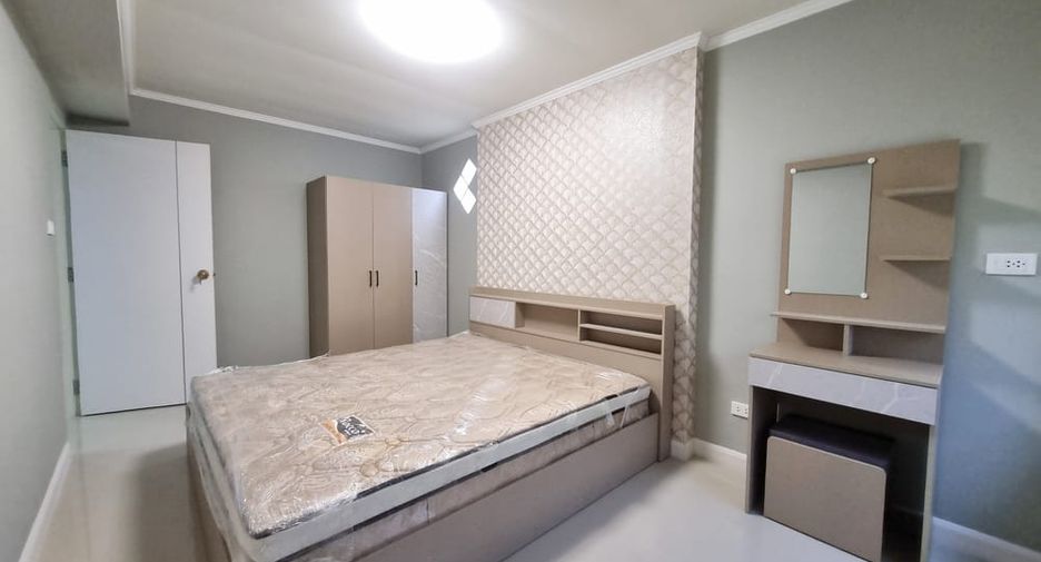 For sale 4 bedrooms villa in East Pattaya, Pattaya