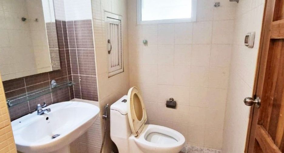 For sale 1 Beds condo in Mueang Chon Buri, Chonburi