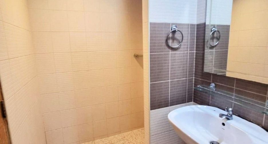 For sale 1 Beds condo in Mueang Chon Buri, Chonburi