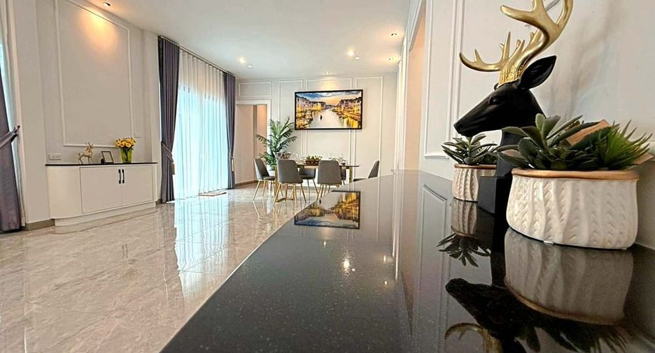 Villa zum Kauf mit 4 Zimmer in East Pattaya, Pattaya