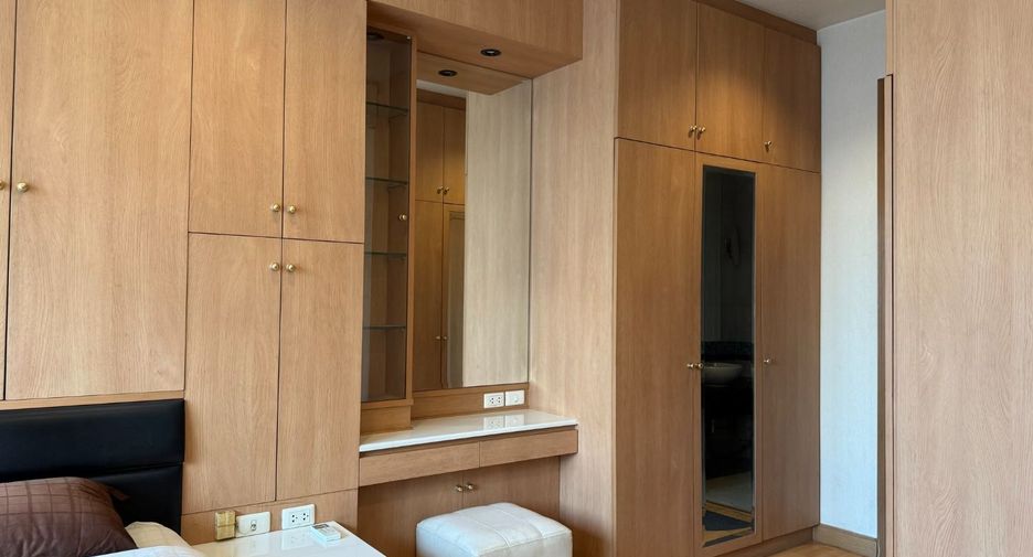 Wohnung zur Miete mit 2 Zimmer in Khlong Toei, Bangkok